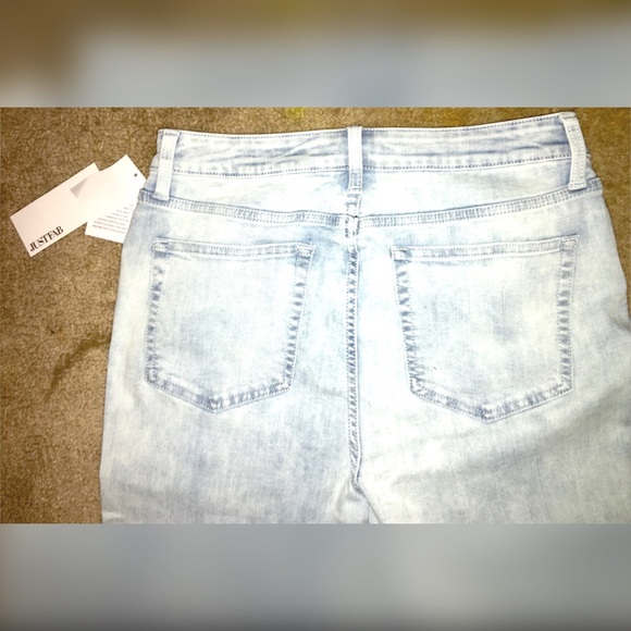 ❣️SALE❣️NWT High Waisted Skinny Crop Jeans - Picture 4 of 4
